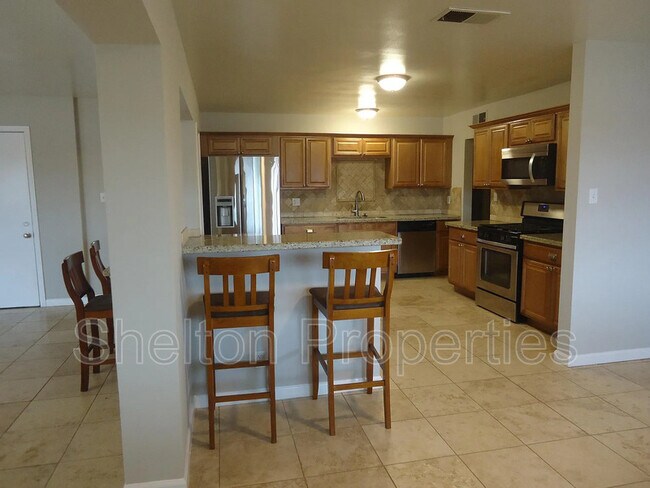Foto del edificio - 1041 W 18th St