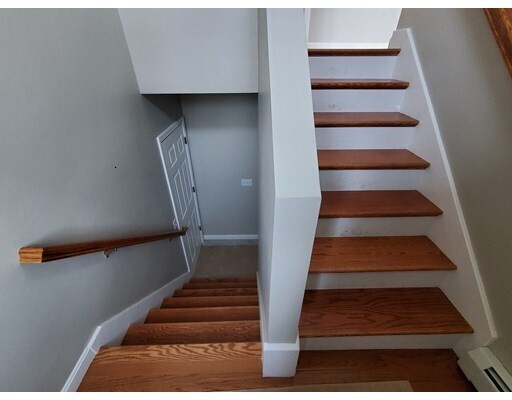 Building Photo - 10 Arborwood Dr