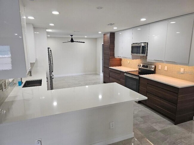 Foto del edificio - 1208 76th St NW