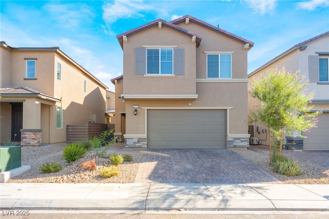 Foto principal - 6829 Stagehand Ave