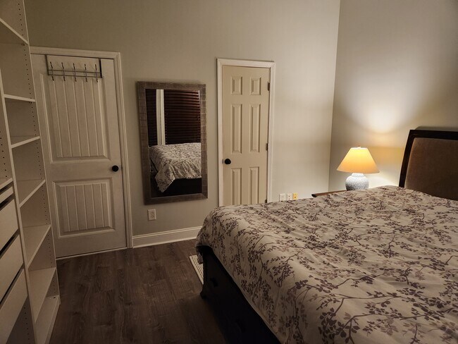 Building Photo - 527 Tranquil Sound Dr
