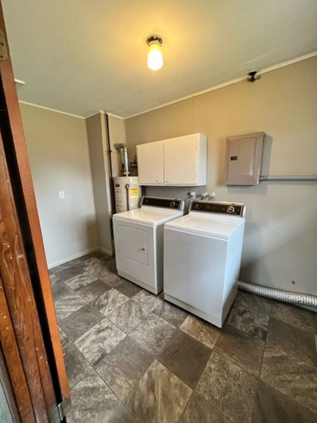 Building Photo - 312 W Ingals Ave