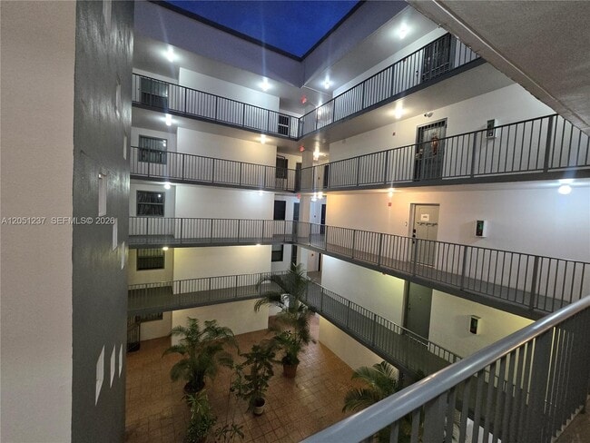 Foto del edificio - 546 SW 1st St