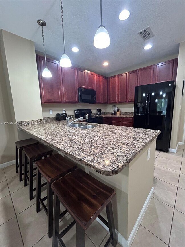Building Photo - 1448 Chelsea Dr