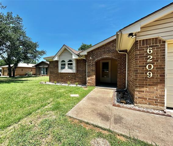 Foto del edificio - 6209 Gayle Dr