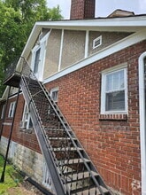 Building Photo - 2803 W Linden Ave
