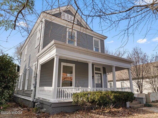 Building Photo - 170 Rogers Ave