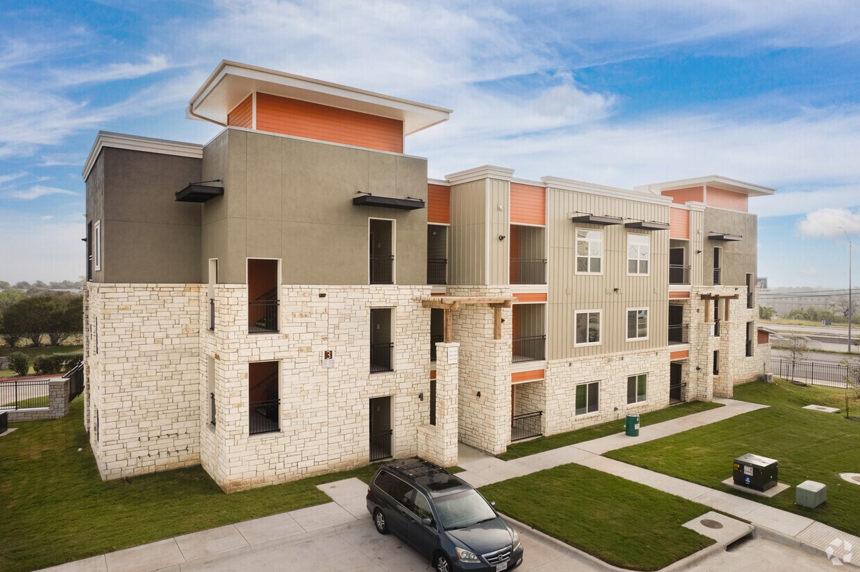 The Oaks at Ben White Apartments 6936 E Ben White Blvd Austin, TX