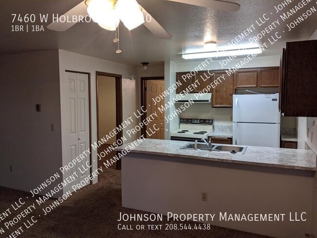 Foto del edificio - 7460 W Holbrook Ln