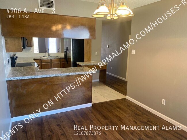 Foto del edificio - ** Application Received** A Beautiful Two ...