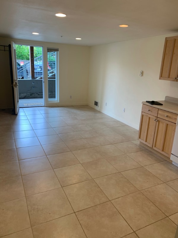 Photo - 6410 Phinney Ave N (Seattle, WA)