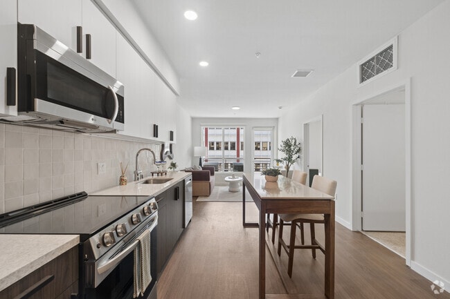 2BR, 1BA - 800SF - Kitchen - Maru Apartments