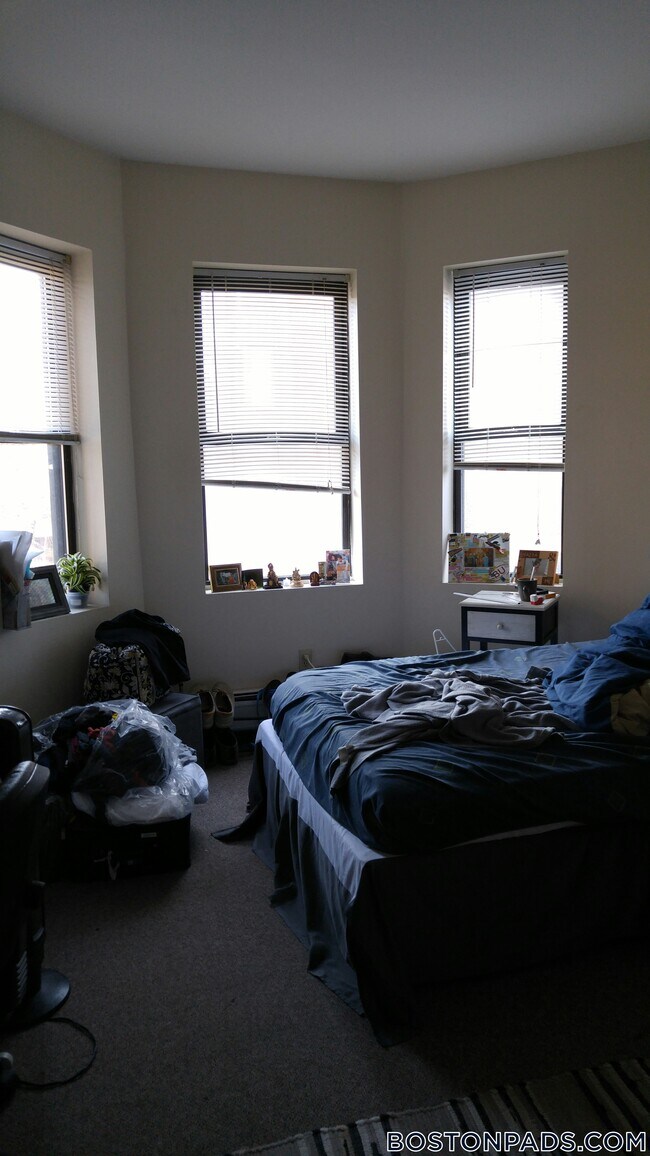 Foto del edificio - 833 Beacon St