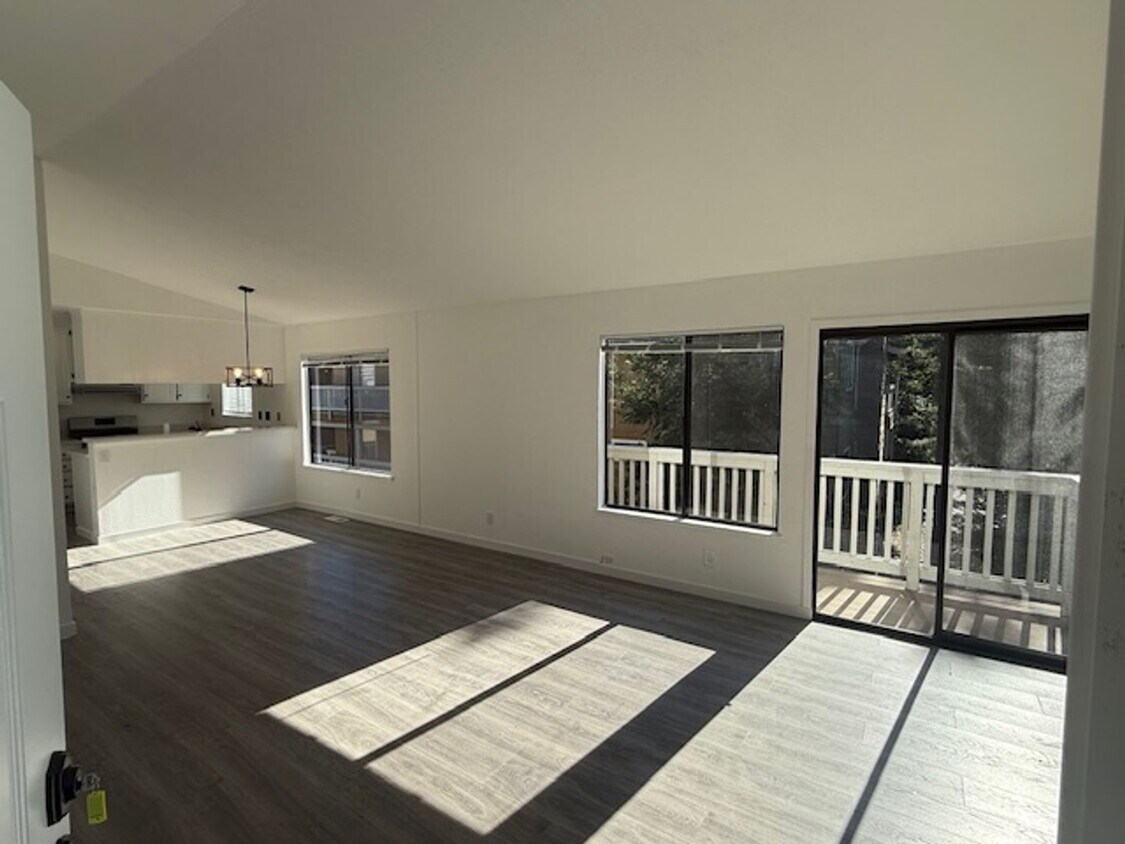 Primary Photo - Renovated 2-Bedroom Condo in Martinez