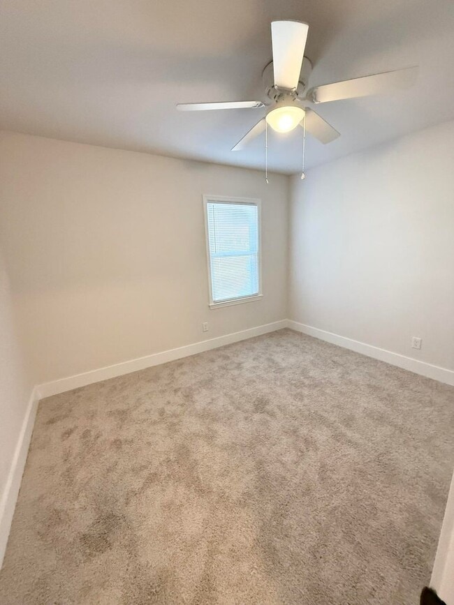 Building Photo - 140 Stonemill Drive