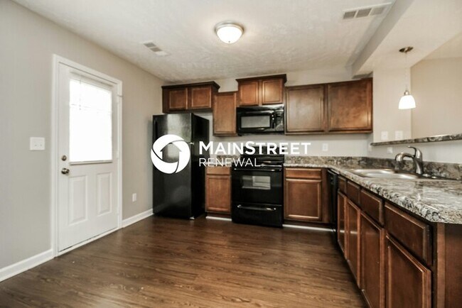 Foto del edificio - 3 Bedroom Pet-Friendly Home in La Vergne, TN with Main Street Renewal