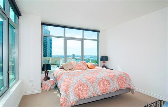 Foto principal - 425 W Beech St