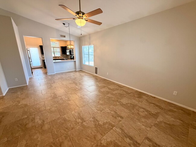 Building Photo - Charming 3 Bed / 2 Bath Home in Stetson Hills with All appliances