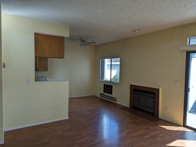 Building Photo - 37454 Parish Cir