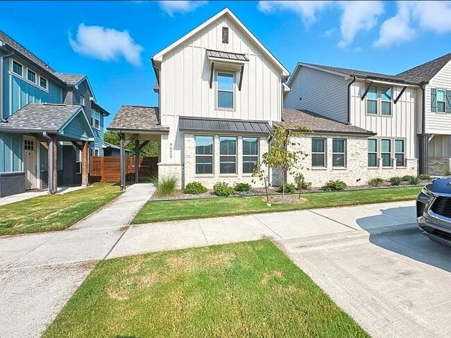 Building Photo - 9525 Thorncrown Ln