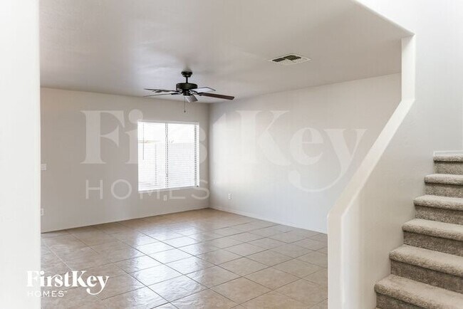 Foto del edificio - 12830 W Pershing St