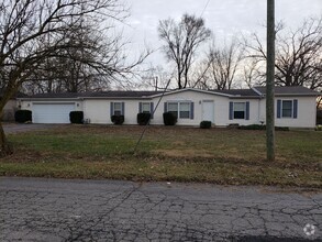 Building Photo - 1221 E Cromer Ave