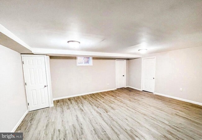 Building Photo - 520 W 38th St