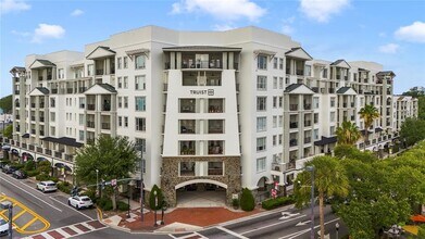 Building Photo - 2305 Edgewater Dr