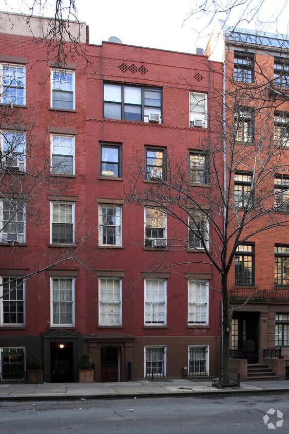 Foto del edificio - 120 Waverly Pl