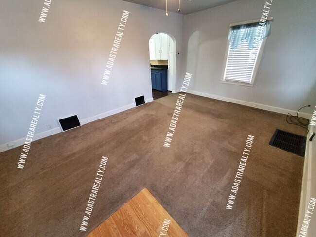 Building Photo - Adorable Independence Home-Showing in NOW!!