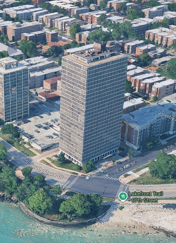 Foto principal - 6700 S South Shore Dr