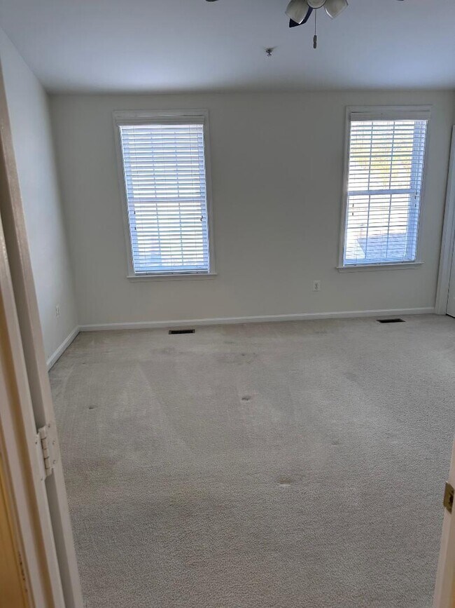 Foto del edificio - 2624 Island Grove Blvd