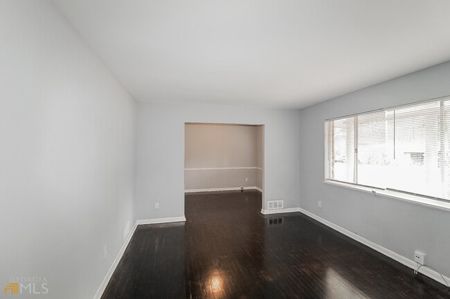 Building Photo - 2375 Surrey Trail