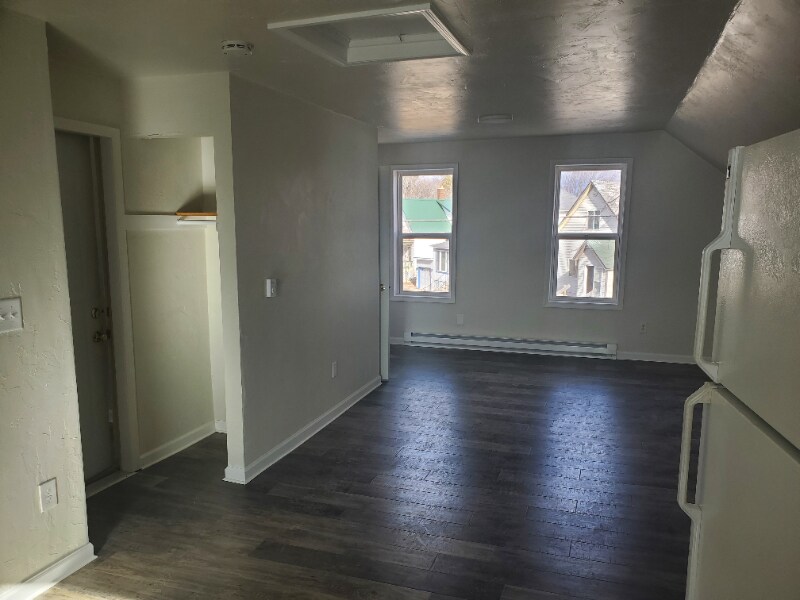 Building Photo - 101 E Hosmer St