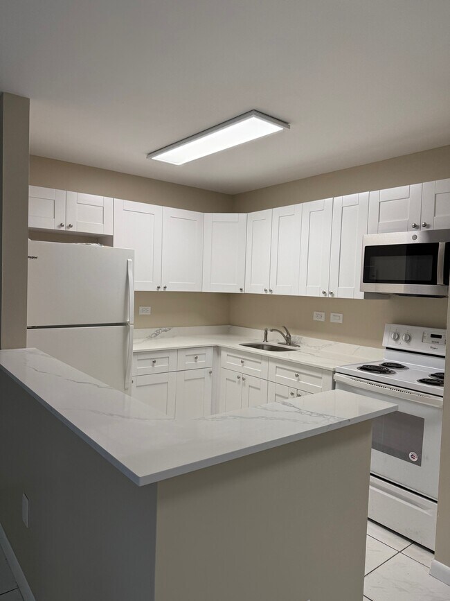 Foto del edificio - 805 NE 199th St