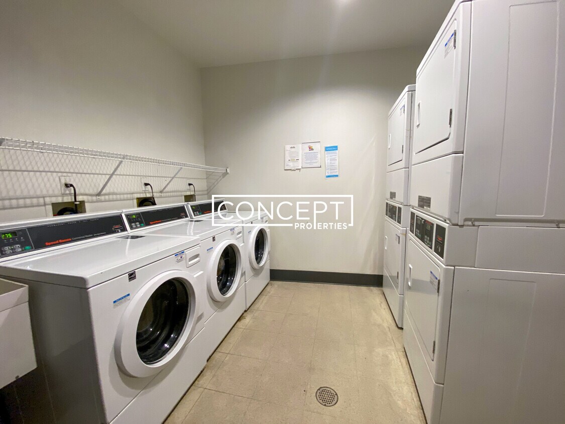 Building Photo - 160 E Berkeley St