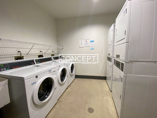 Foto del edificio - 160 E Berkeley St