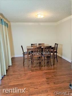 Building Photo - 3 br, 2.5 bath Townhome - 9946 Owensmouth ...