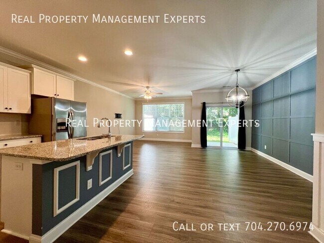 Foto del edificio - 5040 Harris Woods Blvd