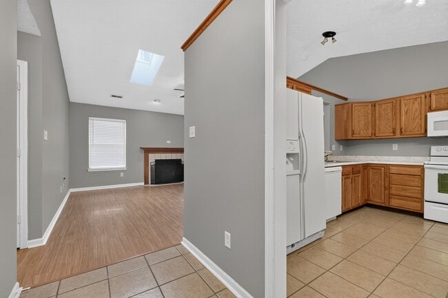 Building Photo - 3 Bedroom Ranch with Pond View in Pike Township