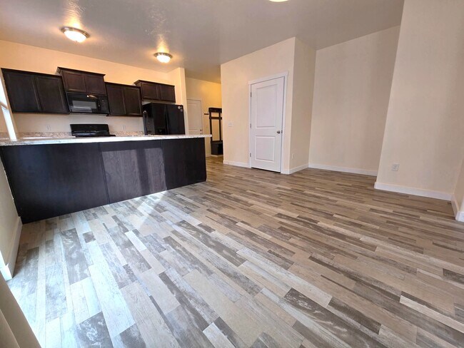 Foto del edificio - 34 E Legacy Pkwy