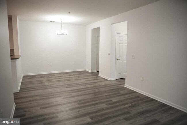Foto del edificio - 1311 Karen Blvd
