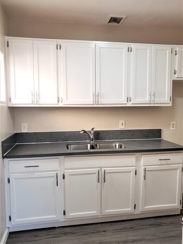 Foto principal - 1450 Coronado Ave
