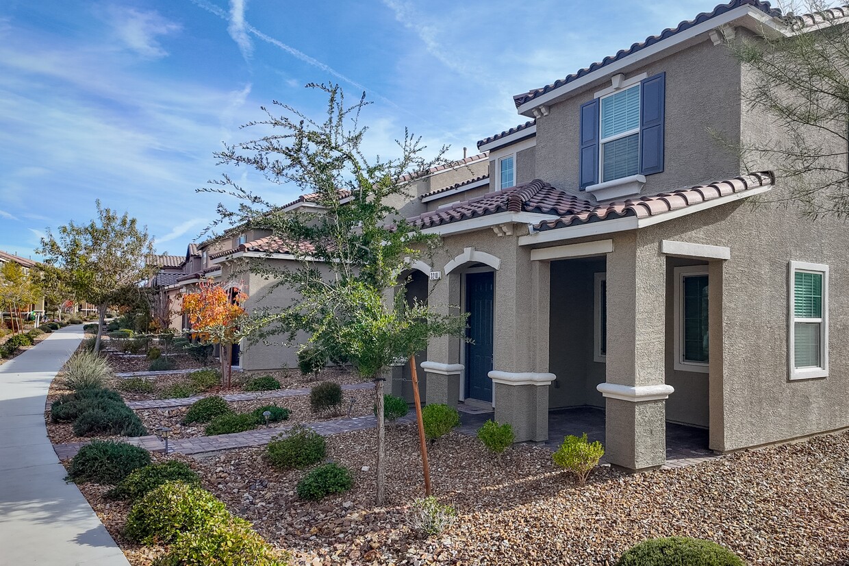 Foto principal - 3210 Brynley Ave