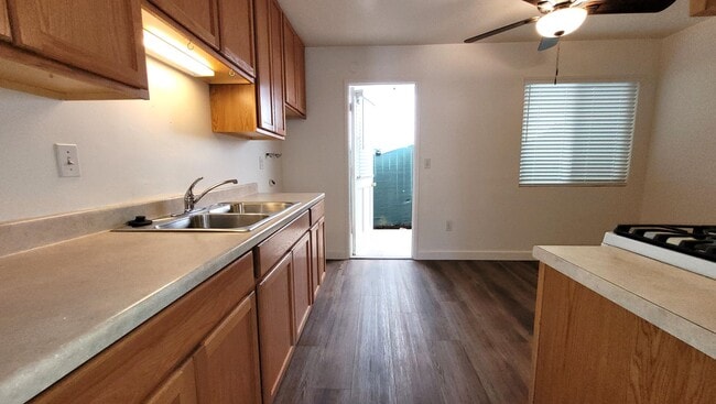 Building Photo - EL CAJON DUPLEX UNIT AVAILABLE NOW