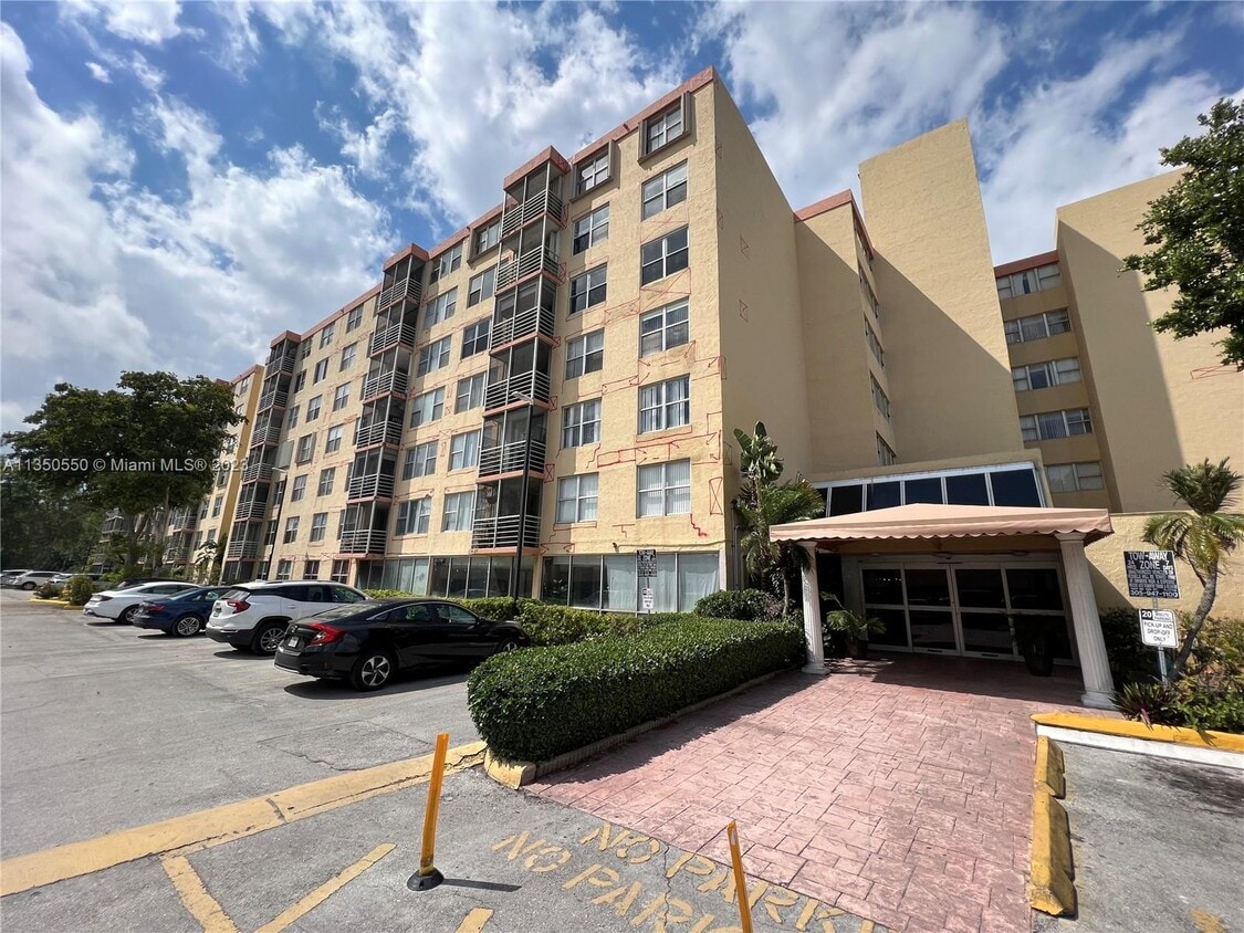 17890 W Dixie Hwy Unit 502, Miami, FL 33160 Condo for Rent in Miami