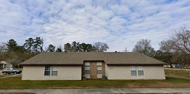 Building Photo - 41037 S Range Rd