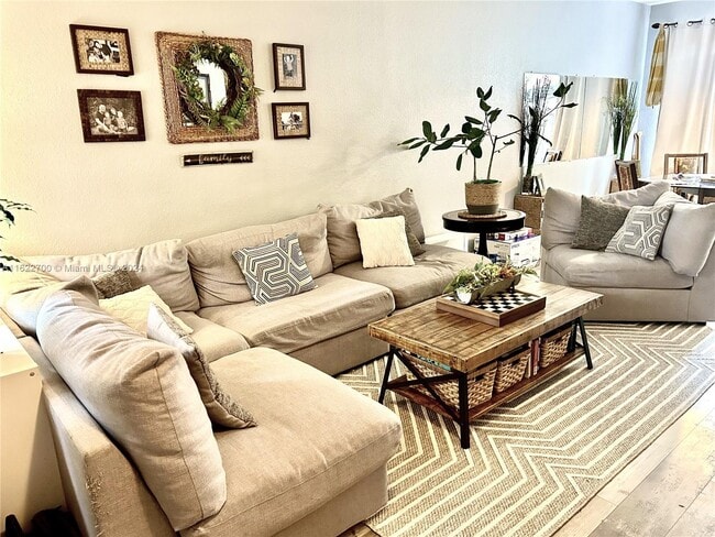 Foto del edificio - 791 NW 170th Terrace
