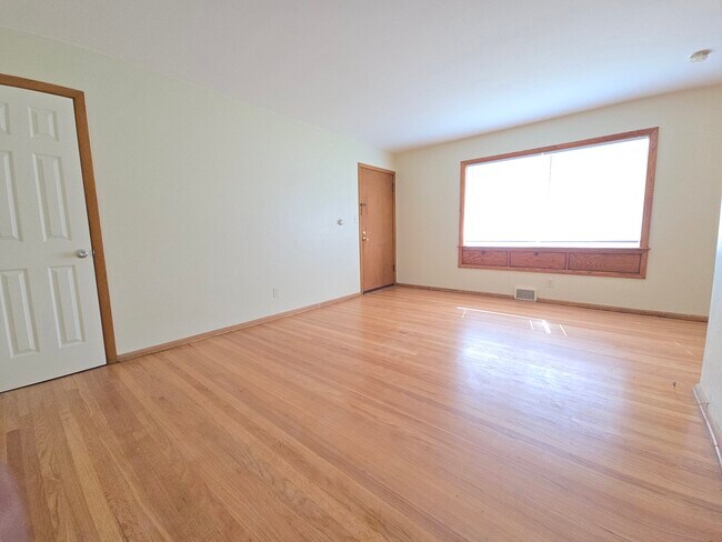 Foto del edificio - 11320 W North Ave