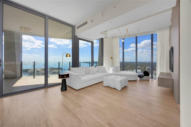 Foto del edificio - 2831 S Bayshore Dr